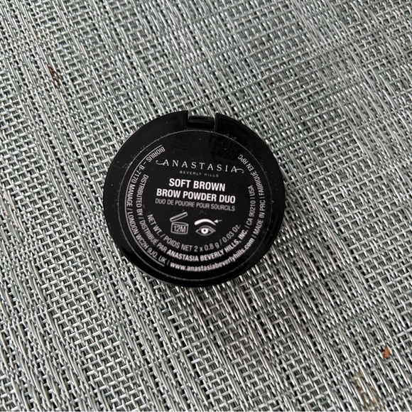 NEW Anastasia of Beverly Hills brow powder duo SOFT BROWN - Picture 2 of 3